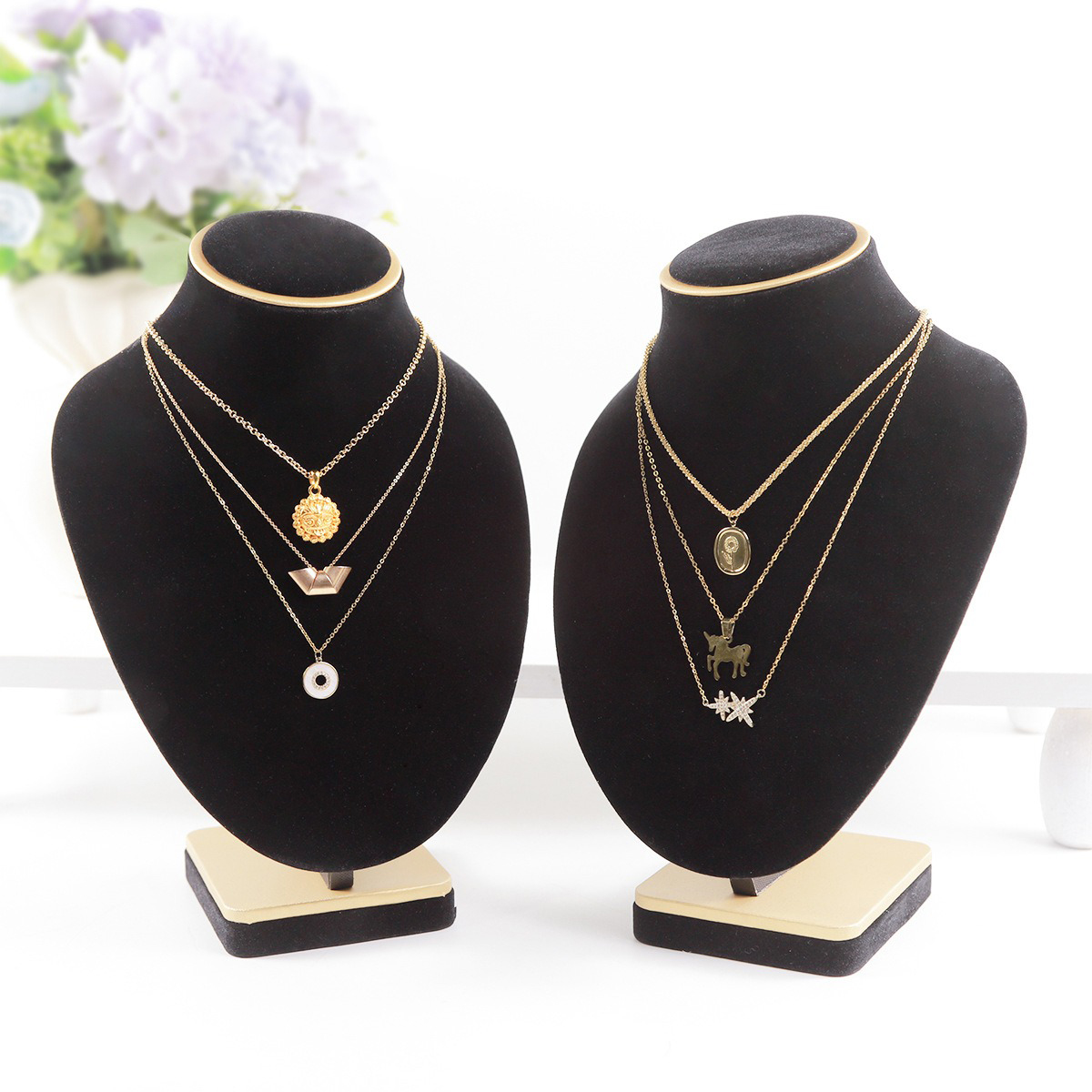 Body Black Velvet Jewelry Bust - đánh giá và giá Body Jewelry In Store