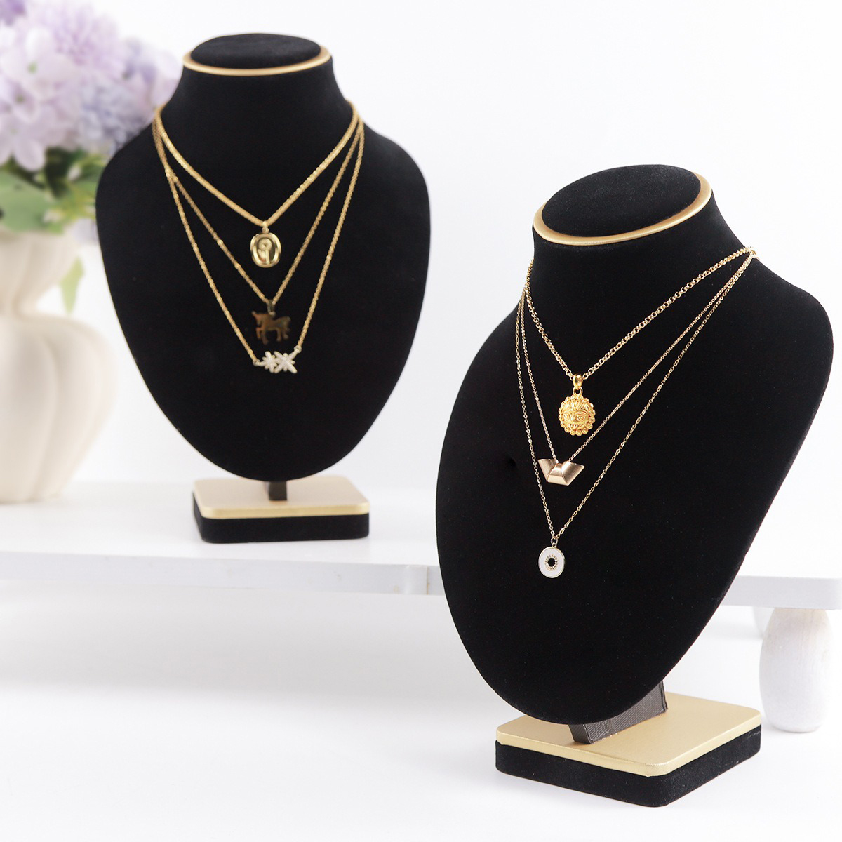 Body Black Velvet Jewelry Bust - đánh giá và giá Body Jewelry In Store